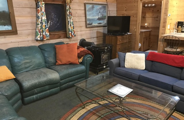 Cozy North Country Cabin