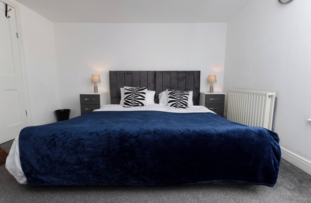 Cozy Nottingham Retreat Entire Home with 4 Bedroom
