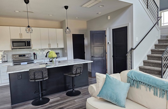 Cozy open concept home in beautiful Davidson near Lake Norman