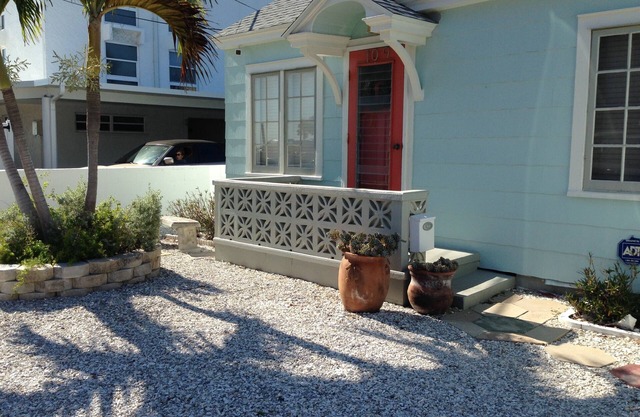 Cozy Cottage Pass-a-Grille