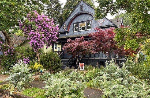 Cozy PDX Hideout, Ideal Location