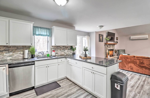 Albrightsville Home: Close to Lakes & Skiing!