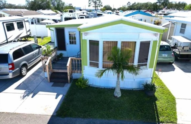 Cozy, pool view one bdrm. home + fitness room + pickleball OFF SEASON RATES