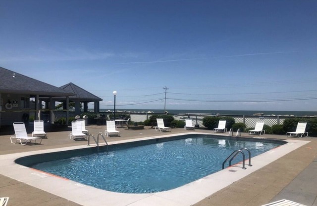 Cute Port Clinton Condo with dock rental right outside door