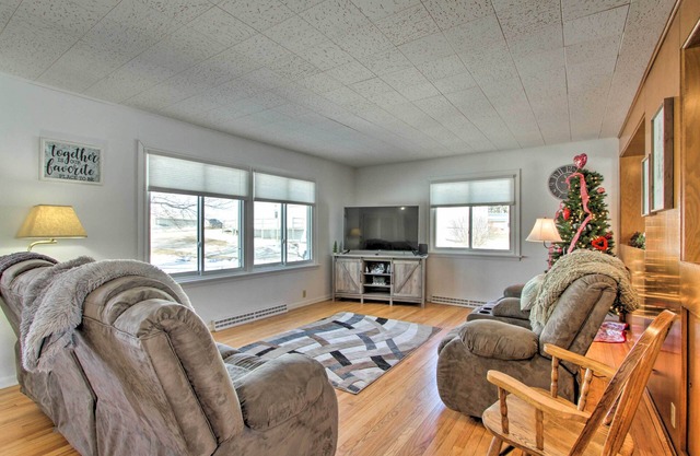Cozy Postville Retreat w/ Fireplaces & Yard!