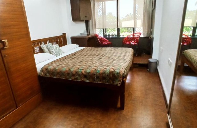 THE Cozy Private Studio by the Sea @Bandstand Bandra W Mumbai -Best