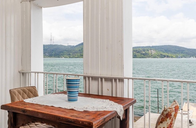 Cozy Private House with Sea View in Sariyer