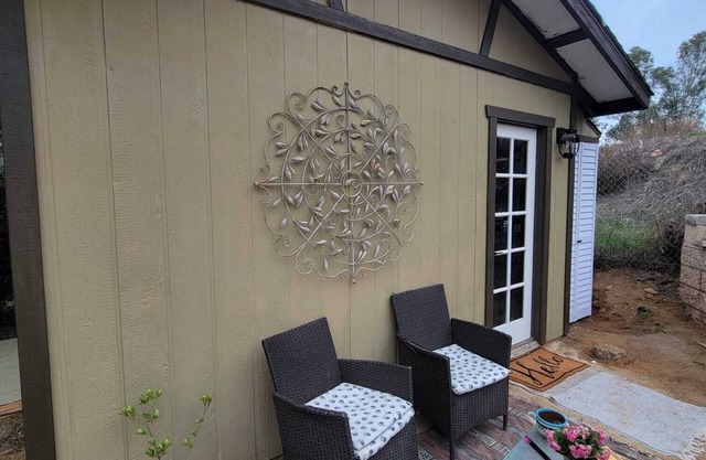 Cozy Private Studio Retreat
