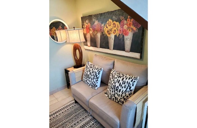 Cozy Quaint Ybor City Loft steps from 7th Ave.