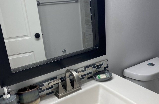 Cozy,Quiet&Comfy W/Netflix/ close to sawgrass mall