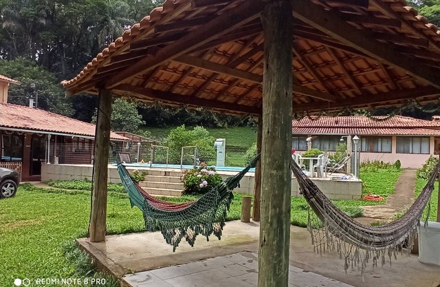 COZY RANCH IN THE MOUNTAINS OF THE MANTIQUEIRA RANGE, CLOSE TO THE CITY. BLACK WATCHES
