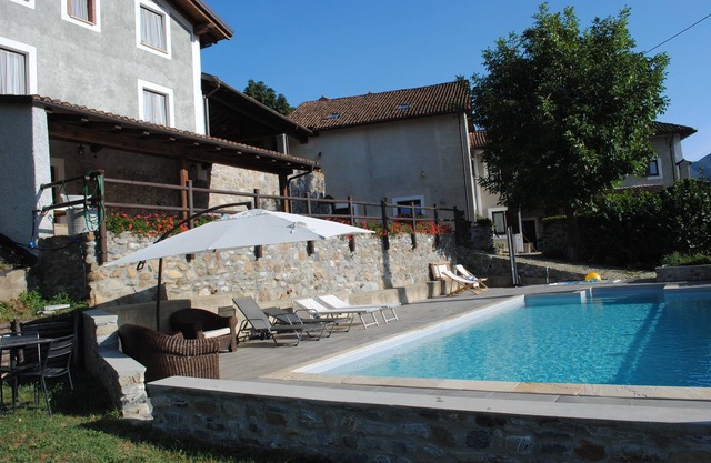 Entouré par la nature, FERME EN FERME AVEC PISCINE