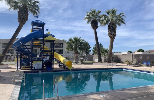 Cozy Resort Condo with family-friendly pools