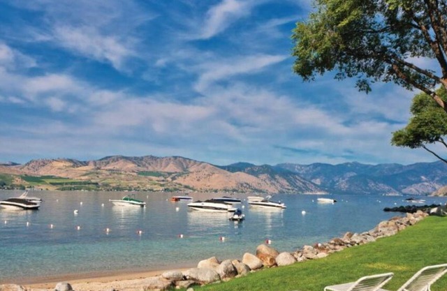 Cozy resort in amazing Chelan with AC, fitness room & pool, next to Lake Chelan