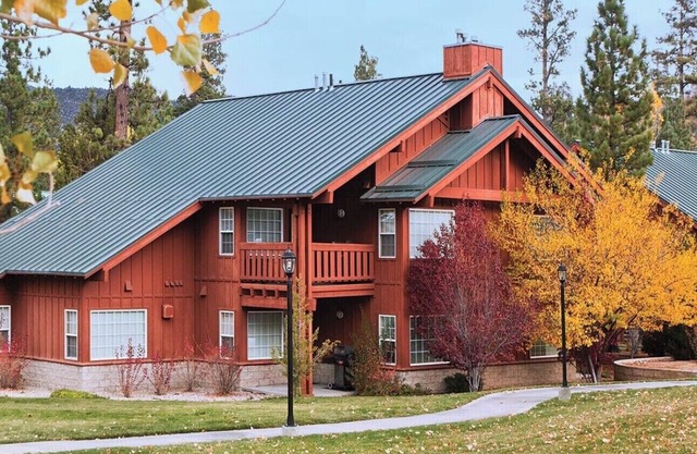 Cozy resort in charming Big Bear Lake with AC, fitness room, WiFi
