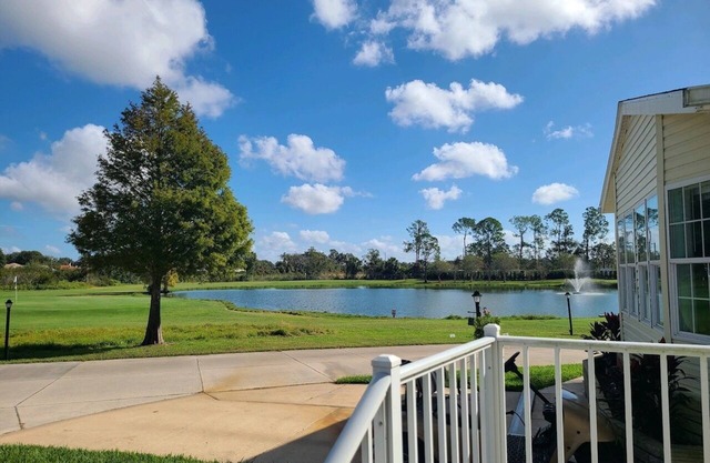 Cozy retirement community with golf course