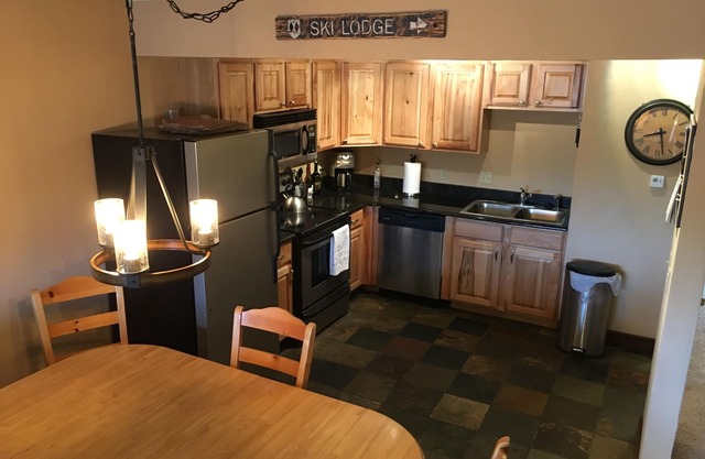 Récemment rénové - Condo 2bd / 2ba (6 personnes)