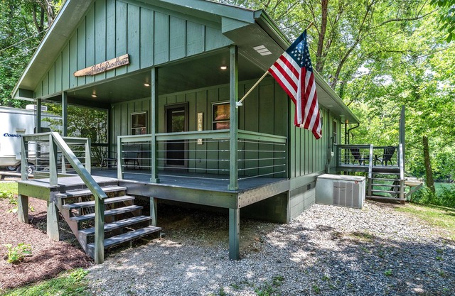 Cozy Retreat on the Obey River near Dale Hollow Lake