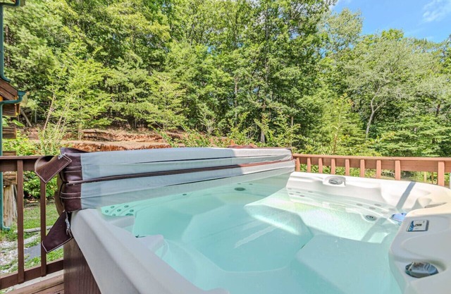 Cozy Retreat with a Hot Tub!