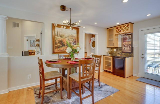 Cozy Richmond Retreat w/ Yard ~ 5 Mi to Dtwn!