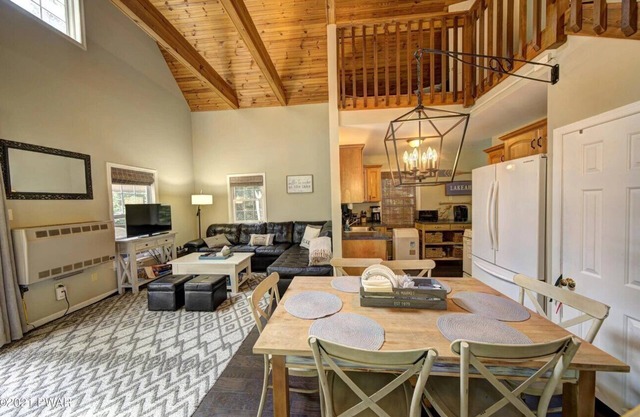 Cozy River Chalet