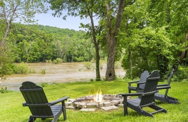 Trout's Haven at James River Landing Riverfront, Firepit #1 of 5 Cabins