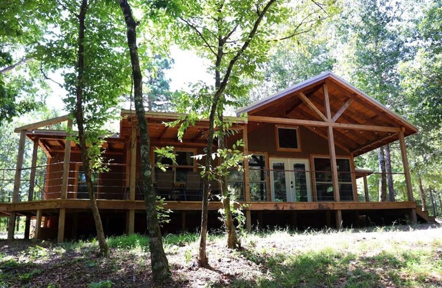 Redbud - Une cabine confortable dans les bois