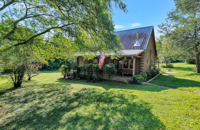 Cozy, Riverfront ENTIRE Cabin