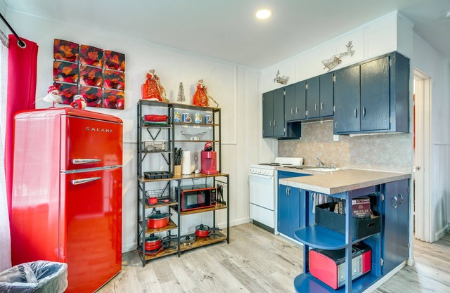 Cozy Rockaway Beach Studio w/ Lake View!