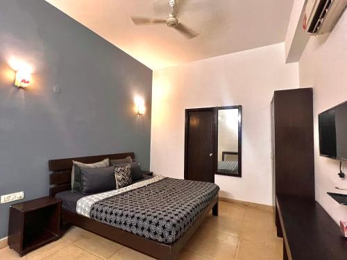 cozy room with attach washroom on rajiv chowk