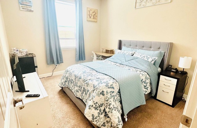 Cozy Room and breakfast in a Serene, Beautiful and Prime location, Welcome Home!