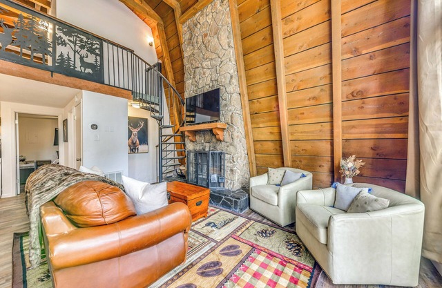 Cozy Ruidoso Cabin Rental w/ Private Hot Tub!