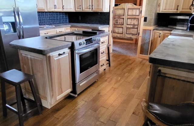 Cozy Rustic 3 bedroom home on 5 acres, big backyard perfect for yard games!