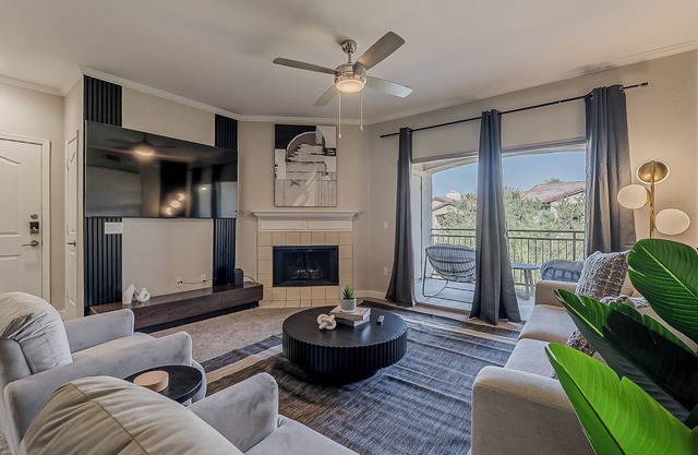Cozy Scottsdale 2BR - 2BA/ Pool/Gym/Free Parking