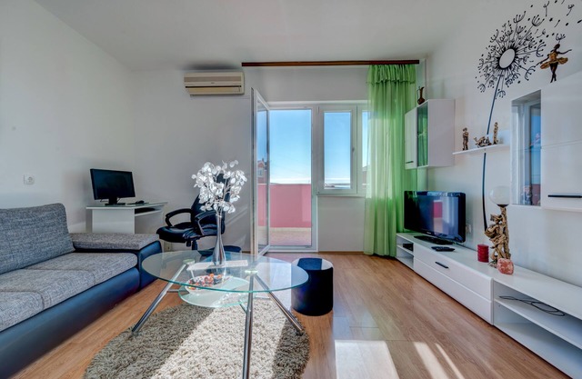 Cozy Sea View Apartment Marinely avec grand jardin et barbecue