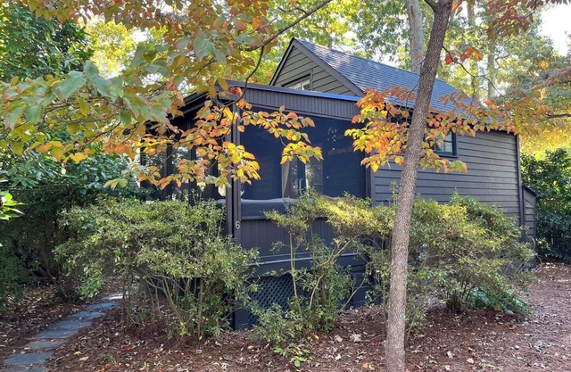 Cozy Seaside Cottage with Screened Porch & Bikes, Steps from Rehoboth Beach