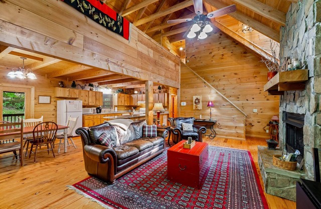 Belle cabane en rondins de montagne avec cheminée en pierre pour 8 personnes!
