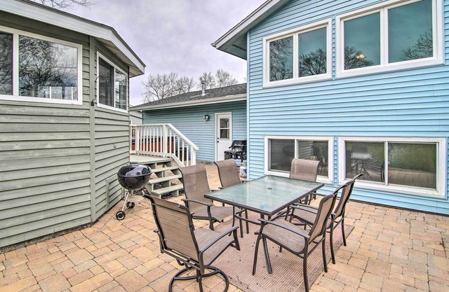 NEW! Cozy Silver Lake Retreat w/ Private Hot Tub!