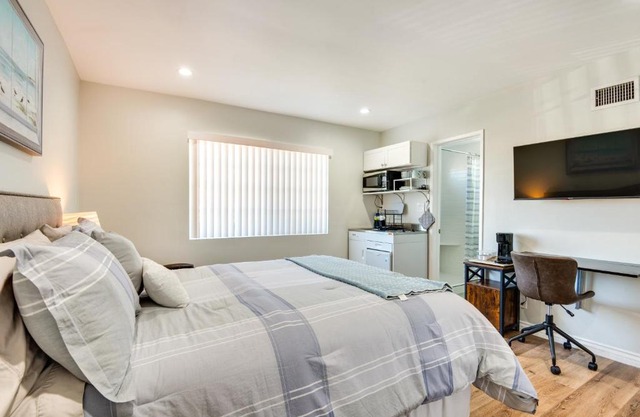 Cozy Simi Valley Studio Less Than 10 Mi to Hiking and Golf