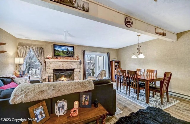 Cozy ski retreat on Jack Frost Mountain, just 10-minute walk to ski office!