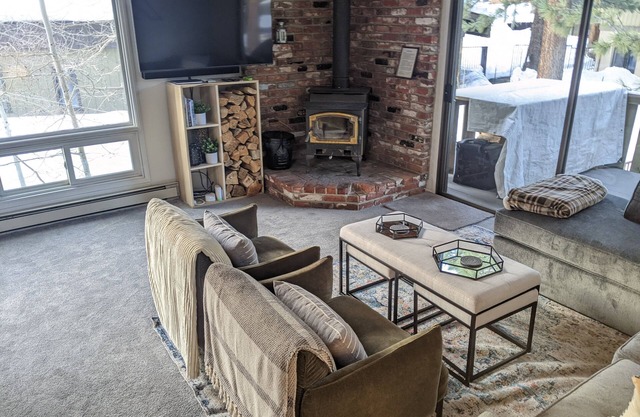 Cozy Ski Retreat in the heart of downtown Mammoth