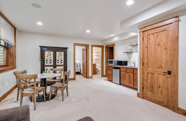 Cozy Spacious Mountain Home Close To Everything