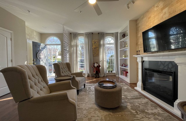 Cozy Spacious Townhouse King Bed