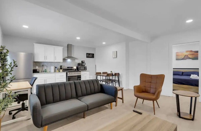 Cozy Stay Near Fort Bliss + Restaurants
