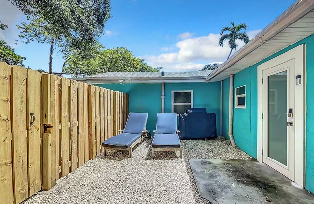Cozy Studio Apartment with BBQ Grill Minutes from Fort Lauderdale Airport