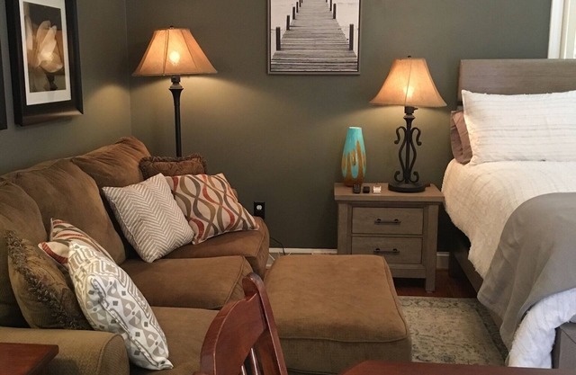 COSY STUDIO APT .....
