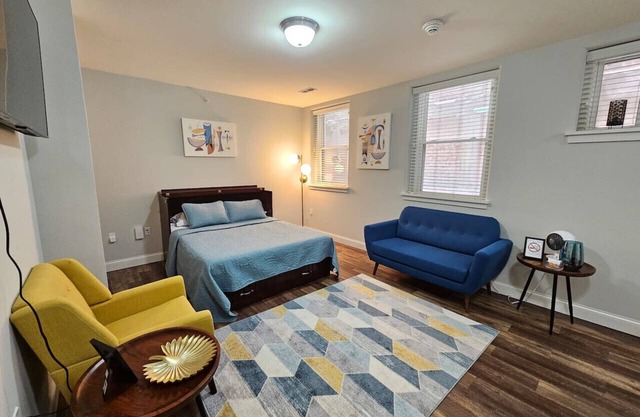 Cozy Studio at the Historic Inman - 205