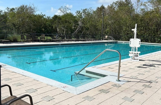 Cozy studio in charming Kissimmee with AC, WiFi. Enjoy your stay