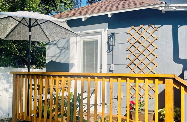 Cozy studio in delightful Tampa with AC, WiFi