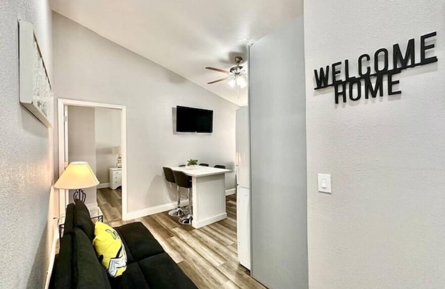 Cozy Studio Near Theme Parks